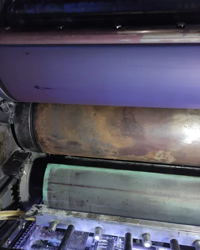 cylinder mesin offset printing korosi.